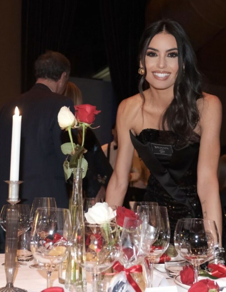 Elisabetta Gregoraci festeggia 45 anni tra la neve con Briatore e una super torta: