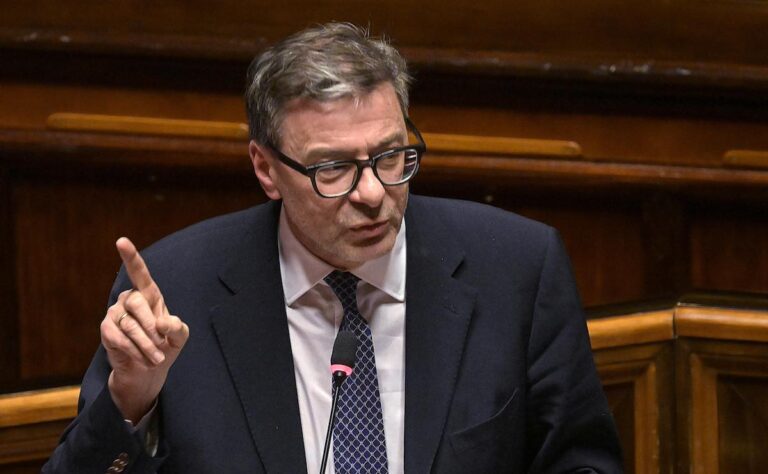Giorgetti parla ai pensionati: strumenti utili per proteggere i risparmi